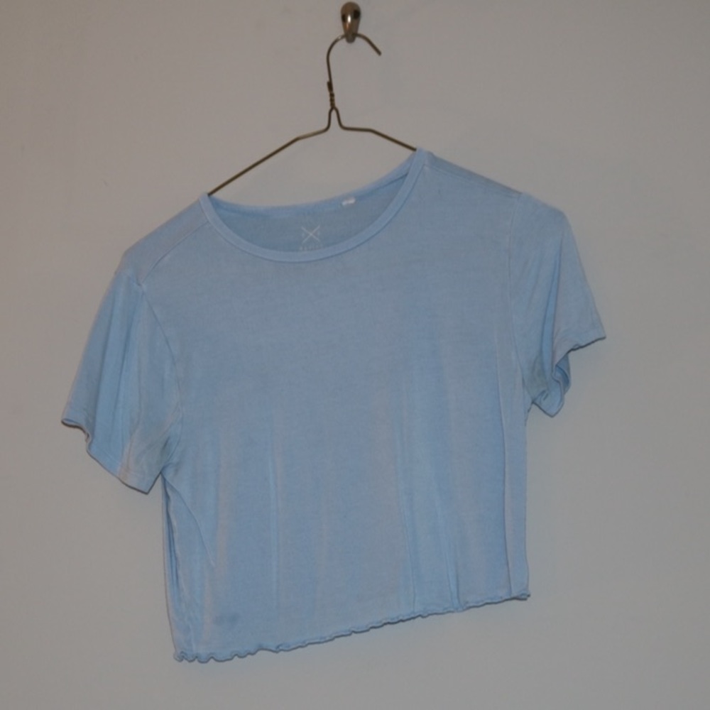 light blue cropped tee shirt
